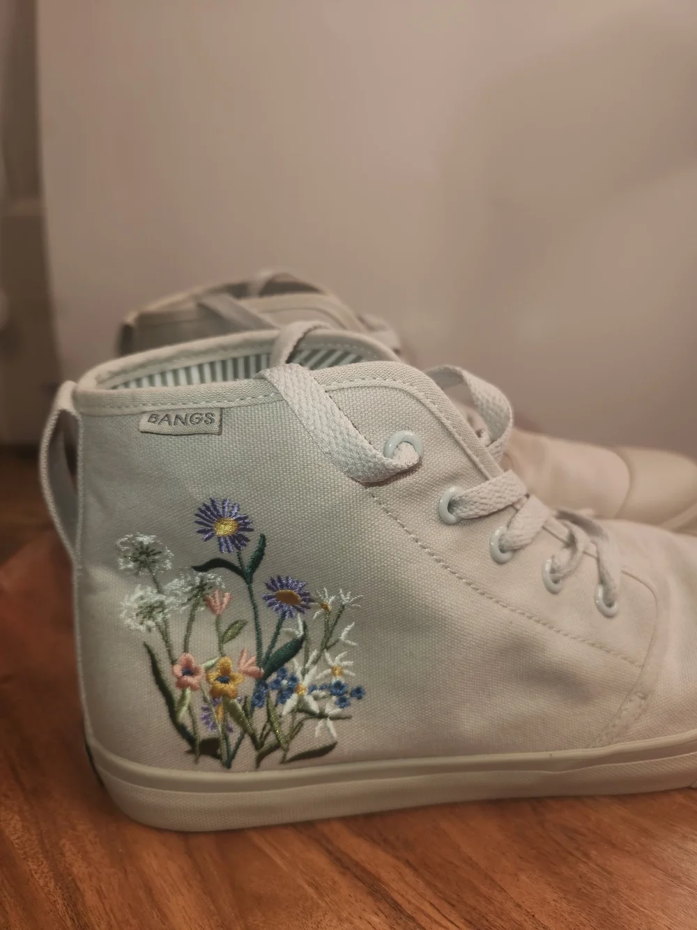 BANGS Shoes London Fog Embroidered Wildflower High Tops US Sz Men’s 8.5 / Wom 10